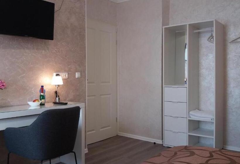 Номер Стандарт, Müller Residenz Zur S Bahn Karlsfeld