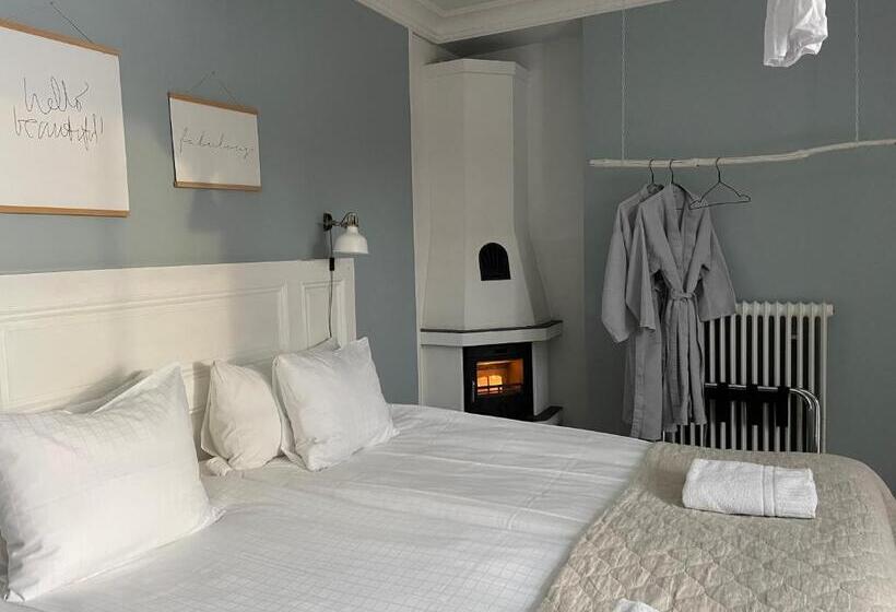 Номер Стандарт Вид на Озеро, Berglings Boutique Hotell