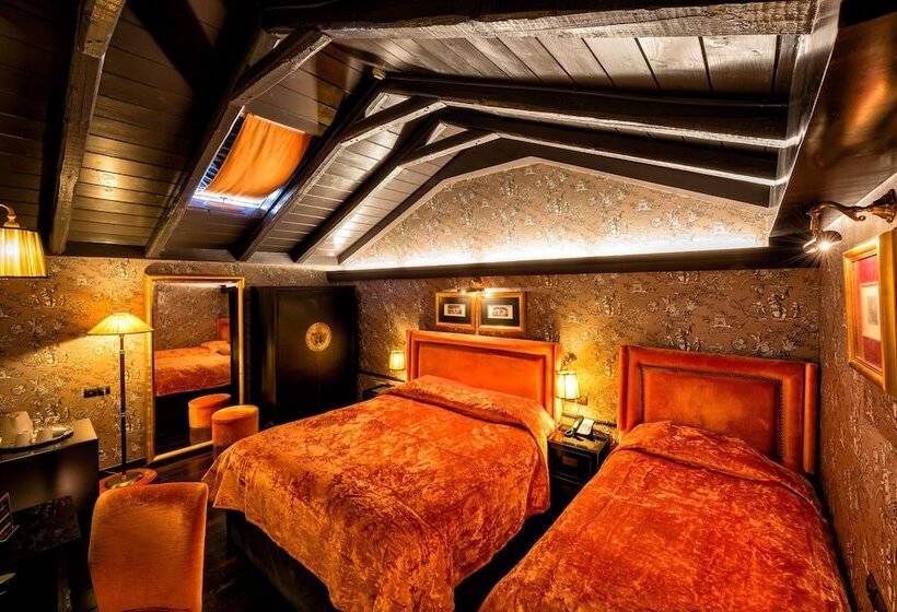 Номер Стандарт Трехместный, Maison Grecque Hotel Extraordinaire