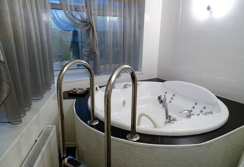سوئیت پرزیدنت, Ramada Hotel & Suites By Wyndham Alabuga