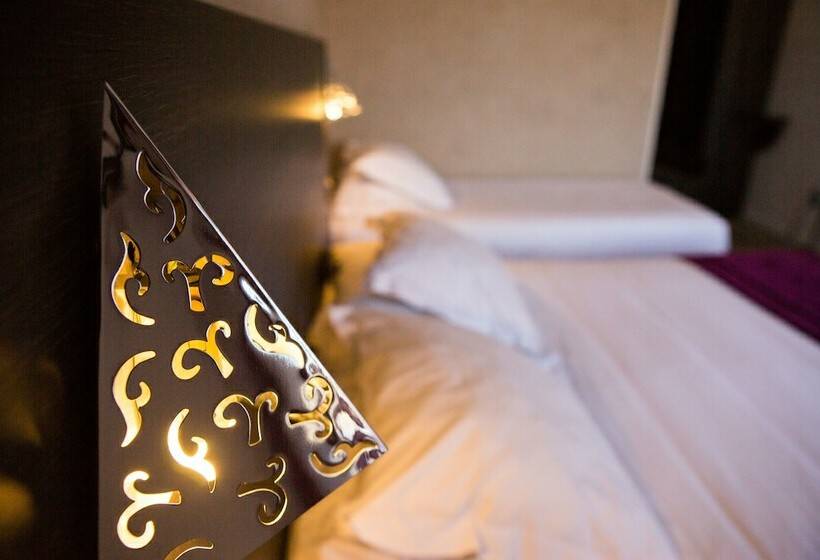 Номер Superior, Logis Hotel Restaurant Spa Les Oliviers