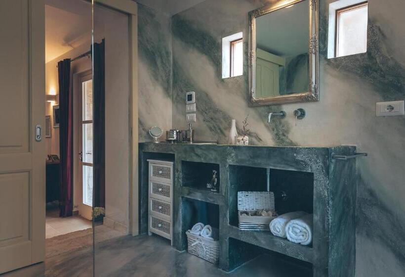 سوئیت با تخت بزرگ, Antica Villa Colonica