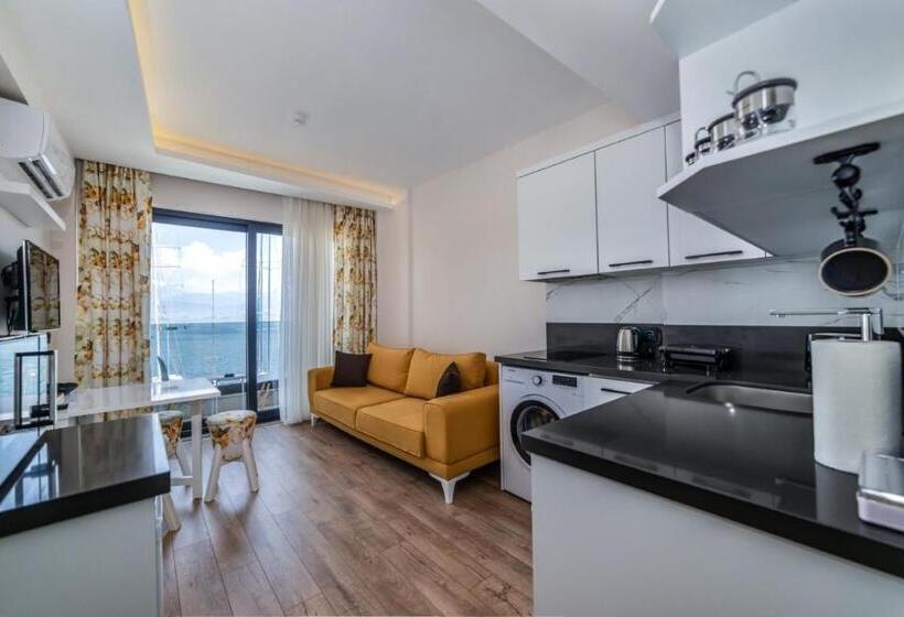 Deluxe Suite Sea View, Ece Marina Suites