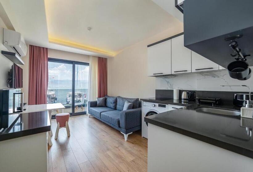 سوییت سوپریور با چشم‌انداز دریا, Ece Marina Suites