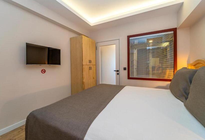 اتاق سه نفره دلوکس با چشم‌انداز دریا, Ece Marina Suites
