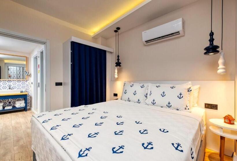 اتاق استاندارد چهار تخته با چشم‌انداز دریا, Ece Marina Suites