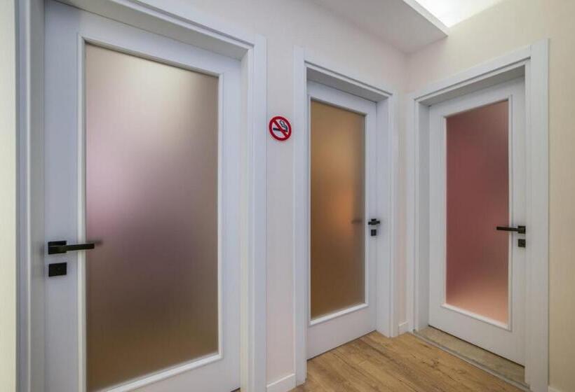 سوئیت با تخت بزرگ, Ece Marina Suites