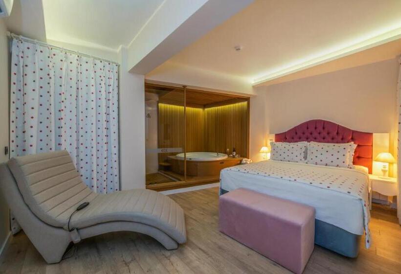 سوئیت با تخت بزرگ, Ece Marina Suites