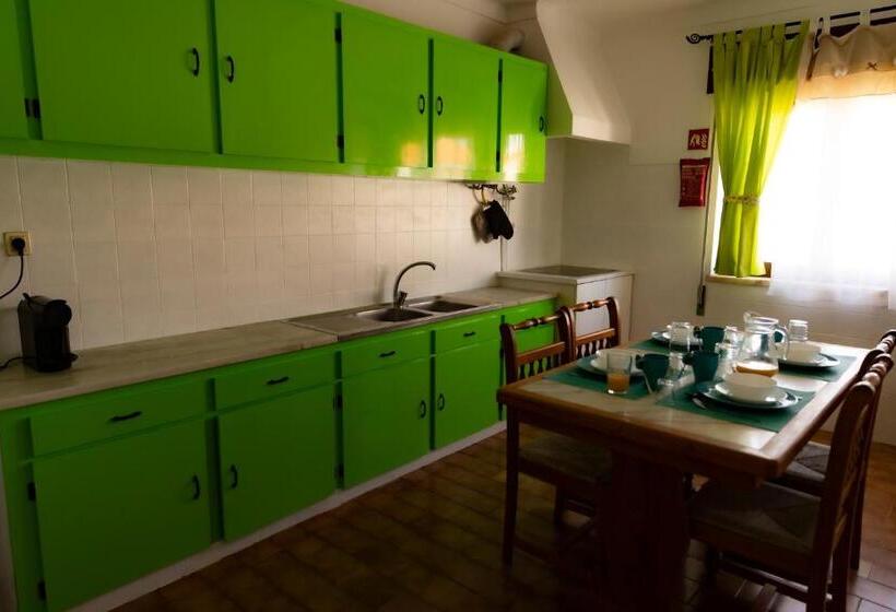 Семейный Номер Совместный Санузел, Apartamento Rosa