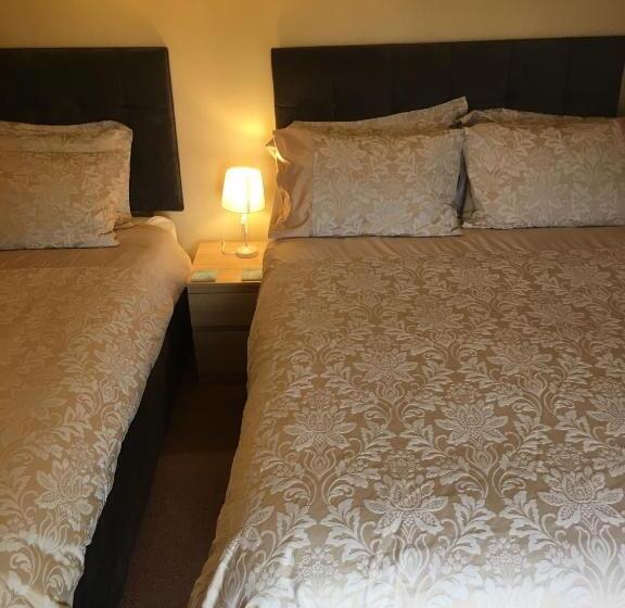 Семейный Номер, The Townhouse B And B