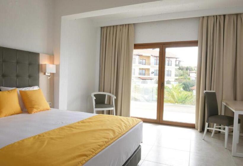Семейный Номер, Aristoteles Holiday Hotel And Spa
