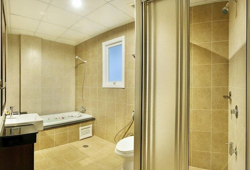 Люкс Вид на Море, Ratana Hotel Chalong