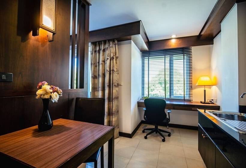 Номер Deluxe, Ratana Hotel Chalong