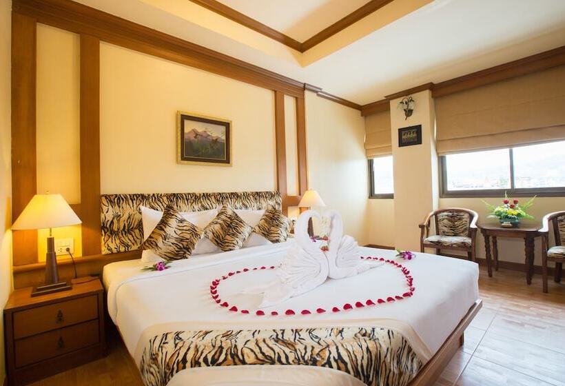 اتاق سوپریور, Tiger Inn