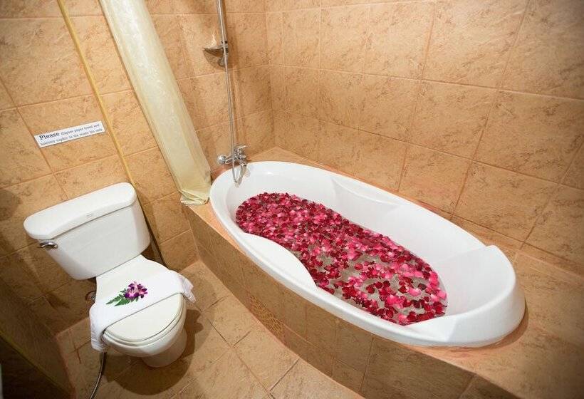 اتاق سوپریور, Tiger Inn