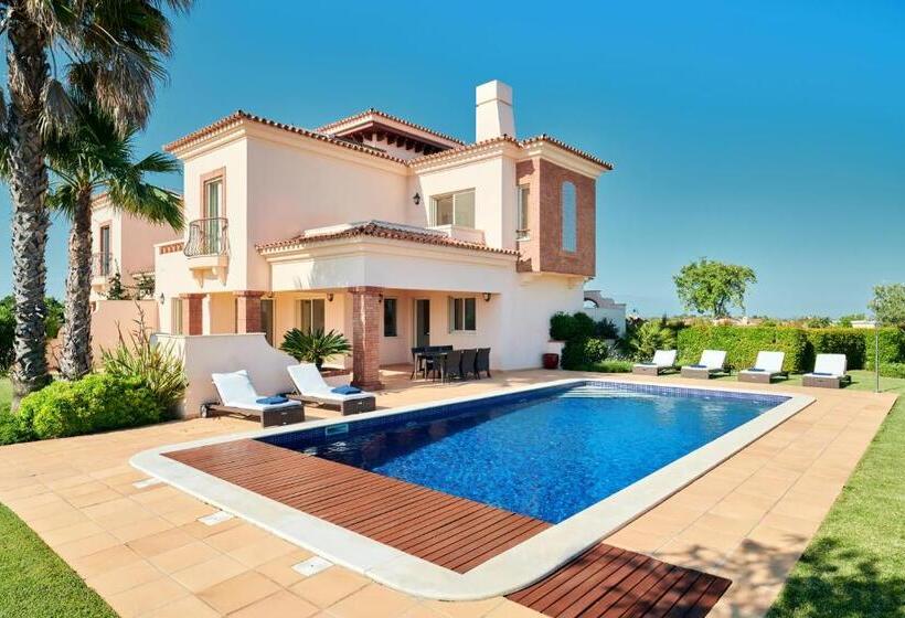 Вилла 3 Спальни с Бассейном, Monte Rei Golf & Country Club