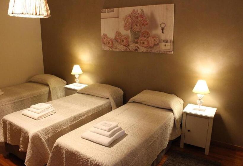 Standardi kolmen hengen huone ulkopuolinen kylpyhuone, B&b Villa Dei Cigni Reali