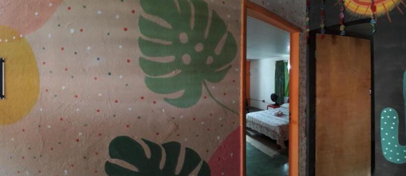 Стандартный внешний трехместный номер с ванной комнатой, Perto Do Aeroporto De Salvador   Dona Pitanga Hostel