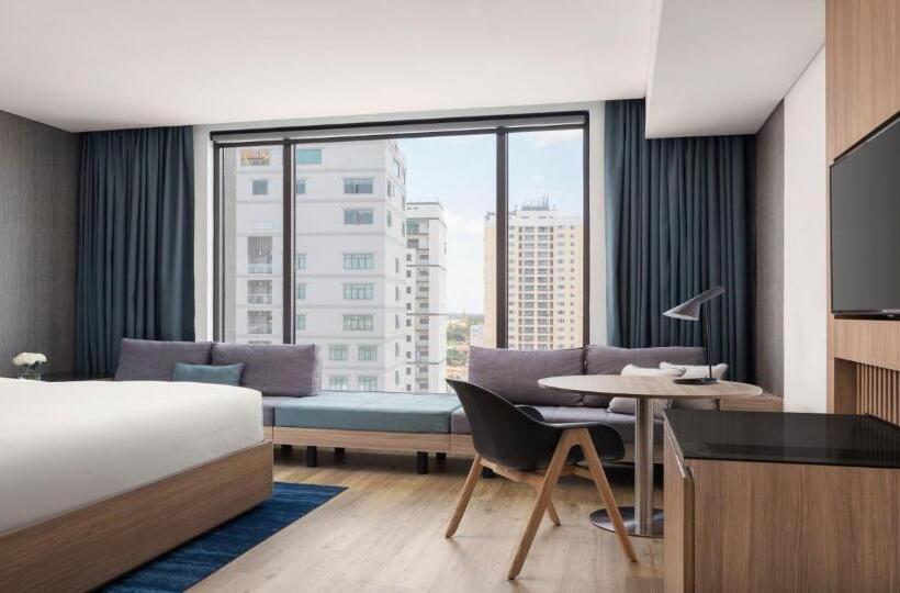 キングサイズベッドのデラックスルーム, Courtyard By Marriott Phnom Penh