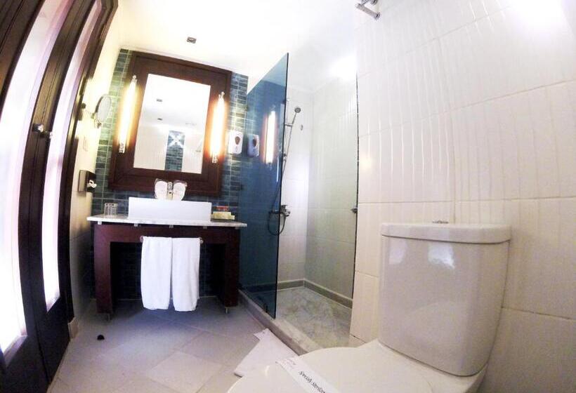اتاق سه نفره دلوکس با چشم‌انداز دریا, Xperience Sea Breeze Resort