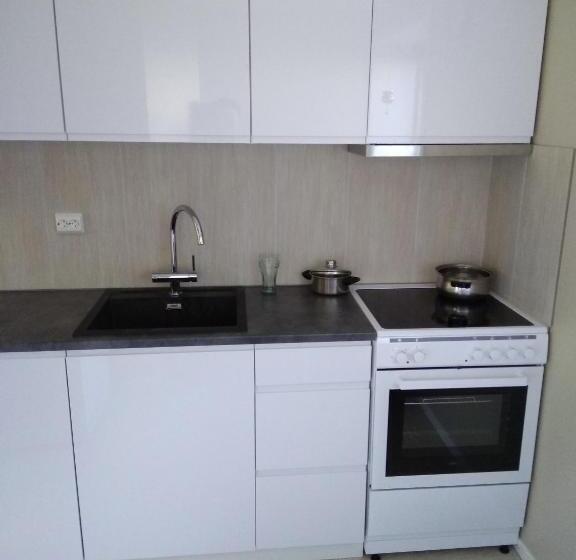 تختخواب در اتاق مشترک, Beijing Home