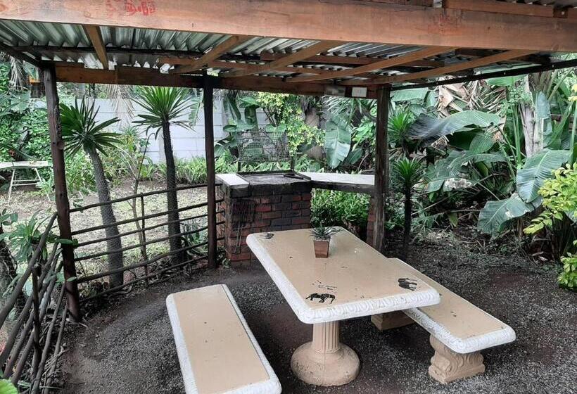 غرفة عائلية, Elephant Walk Guesthouse And Back Packers
