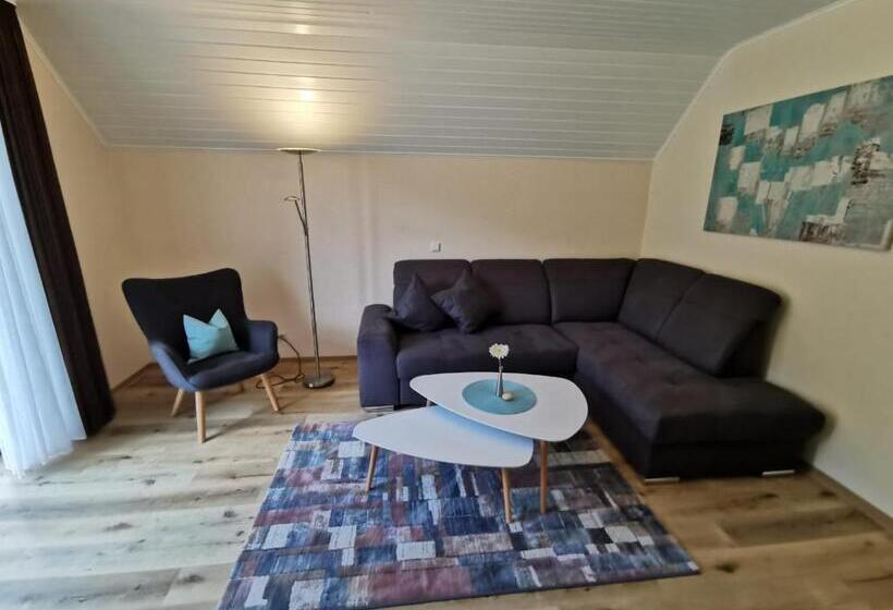 Апартаменты 1 Спальня с Балконом, Haus Weingarten Appartements Zimmer