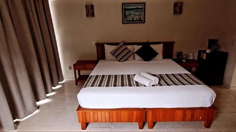 غرفة قياسية مطلّة علي البحر مزوَّدة بشُرفة, Villas Ema