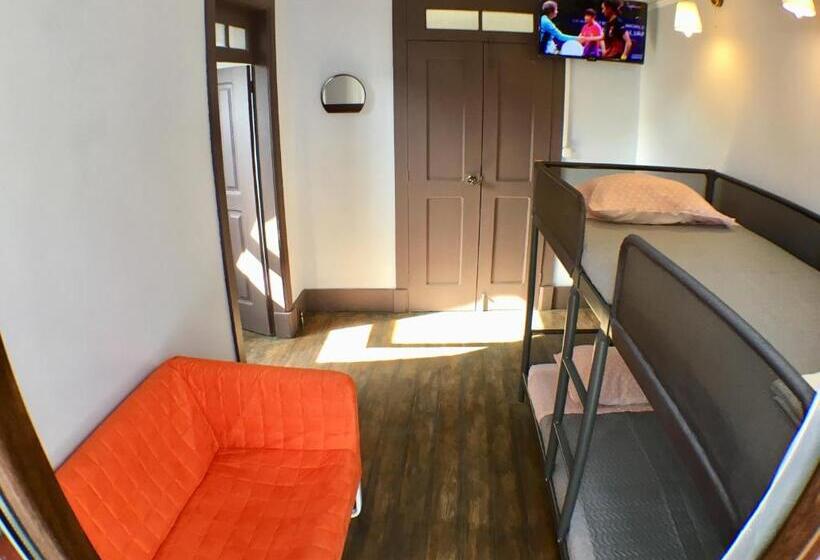 اتاق خانوادگی با سرویس بهداشتی مشترک, Stay In Aveiro