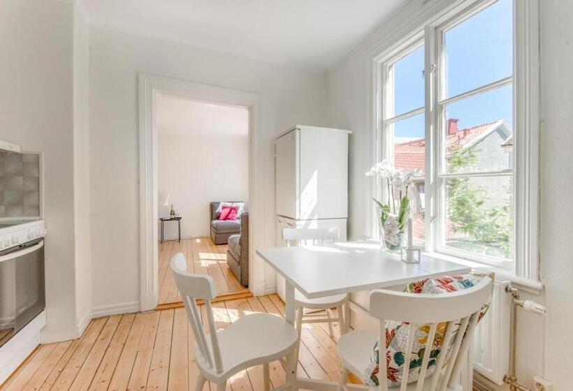1 Sovrums Lägenhet Trädgårdutsikt, City Apartments In Jonkoping