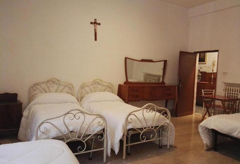 Номер Стандарт Смежный, Villa Sacro Cuore