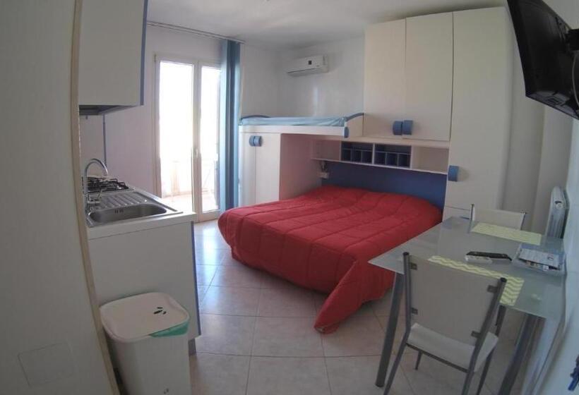 Студио Стандарт с Террасой, Athena B&b Castro