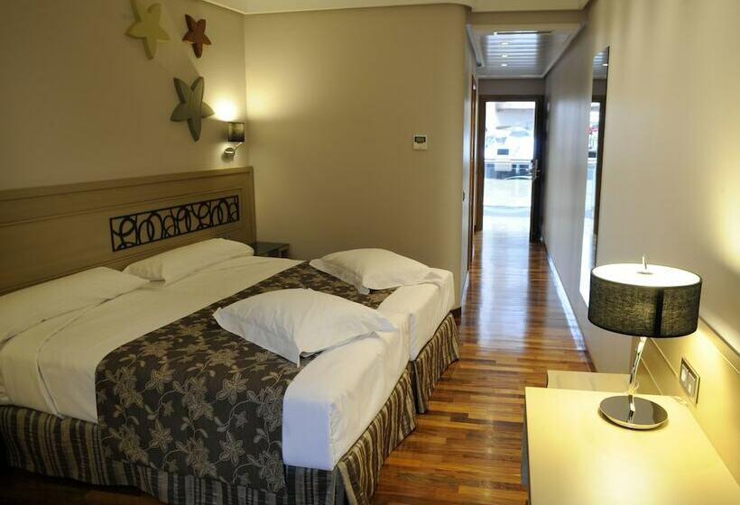 스탠다드 트리플 룸, Cumbria Spa Hotel 3 Sup