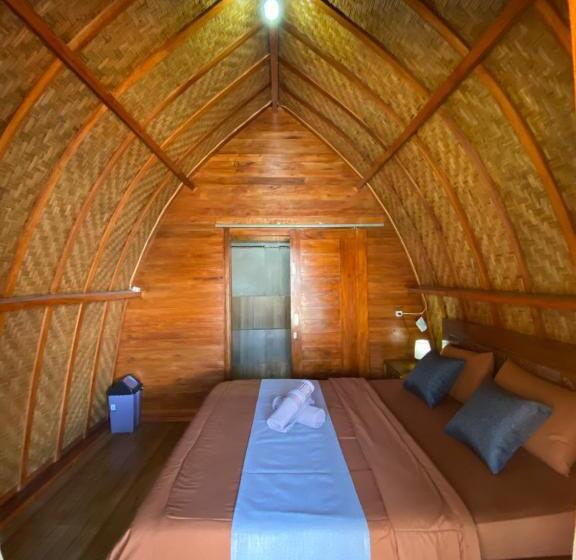 스탠다드 룸 킹사이즈 침대, Batur Bamboo Cabin By Ecommerceloka