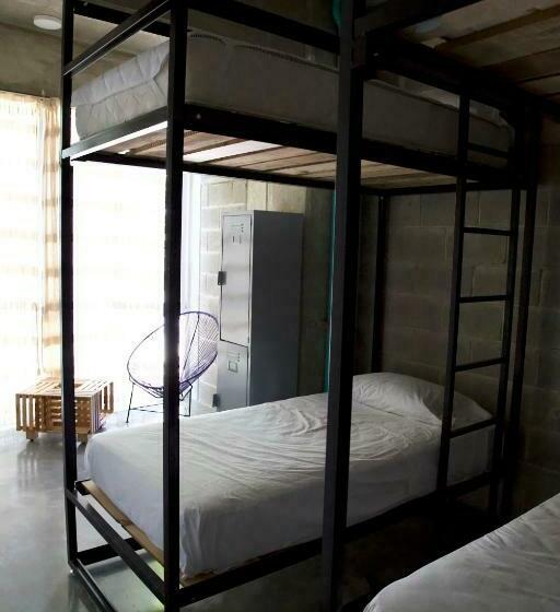 Łóżko we Wspólnym Pokoju, Hostal Tortuga