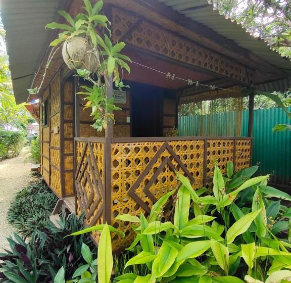 ویلای استاندارد با چشم‌انداز باغ, Adrianas Place Backpackers Panglao