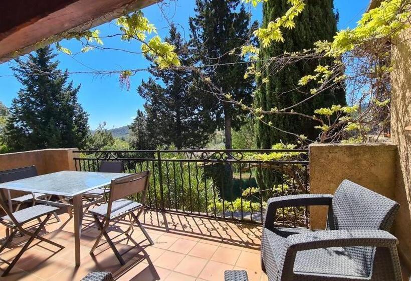 Апартаменты 1 Спальня Вид на Сад, Gîte Romantic Room