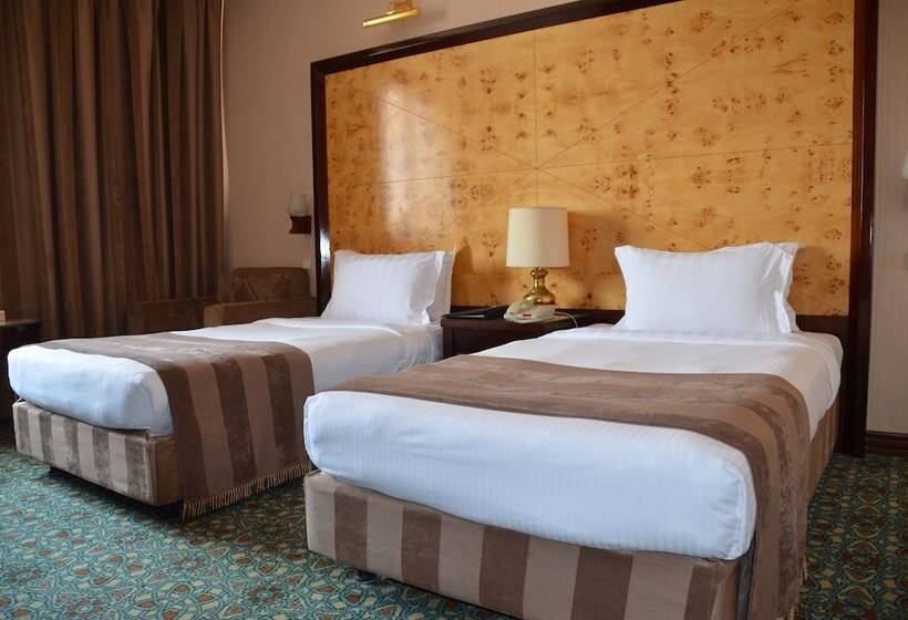 Полулюкс, Al Hyatt Jeddah Continental