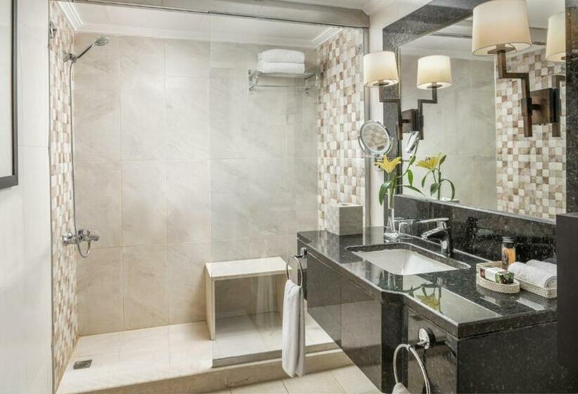 סוויטה נשיאותית בת 3 חדרים, Sofitel Shahd Al Madinah