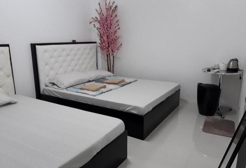 Номер Стандарт, N&j Lopez Lodging House