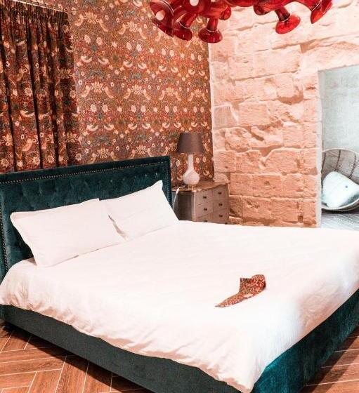 اتاق خانوادگی با چشم‌انداز باغ, The Red Farm Relais & Spa