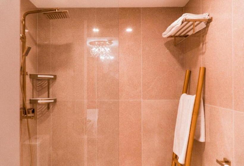 اتاق استاندارد با وان آب گرم, The Red Farm Relais & Spa