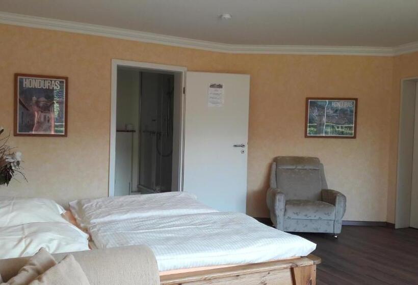 Четырехместный Номер Стандарт Вид на Сад, Bed And Breakfast Dannevirke