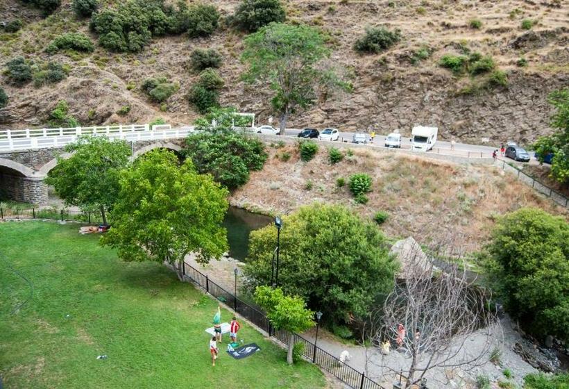 Номер Стандарт с Балконом, Hostal Mulhacen