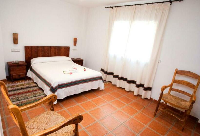 Номер Стандарт Трехместный, Hostal Mulhacen