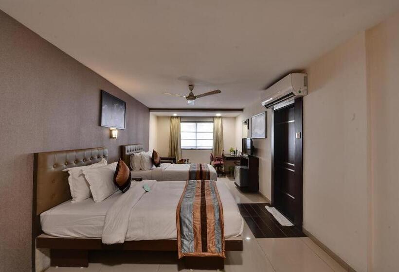 标准间, Click Hotel Yuvraj