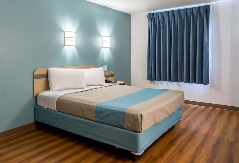 Номер Deluxe Адаптированный для Инвалидов, Motel 6 Lincoln City, Or