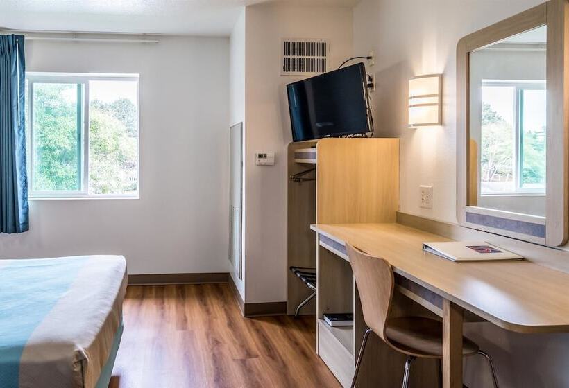 Номер Deluxe Адаптированный для Инвалидов, Motel 6 Lincoln City, Or