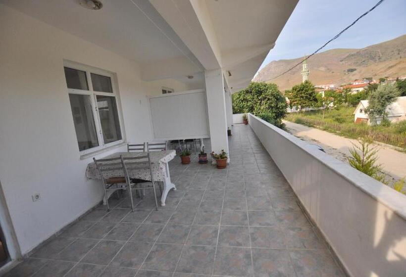 اتاق خانوادگی, Elite Apart Pansiyon