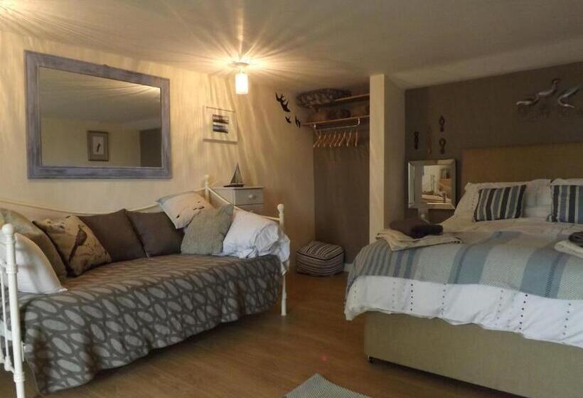 Номер Стандарт Вид на Сад, The Swallows Guest House